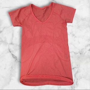 Lululemon Size 6 Swiftly Short Sleeve Shirt